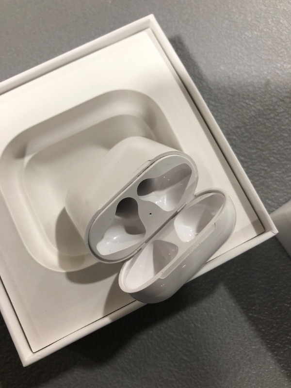 Photo 1 of Apple Wireless Charging Case for AirPods
