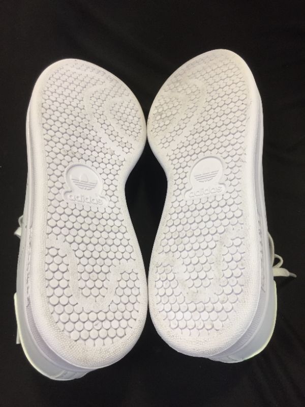 Photo 4 of adidas Originals Juniors Stan Smith Sneaker SIZE 5.5