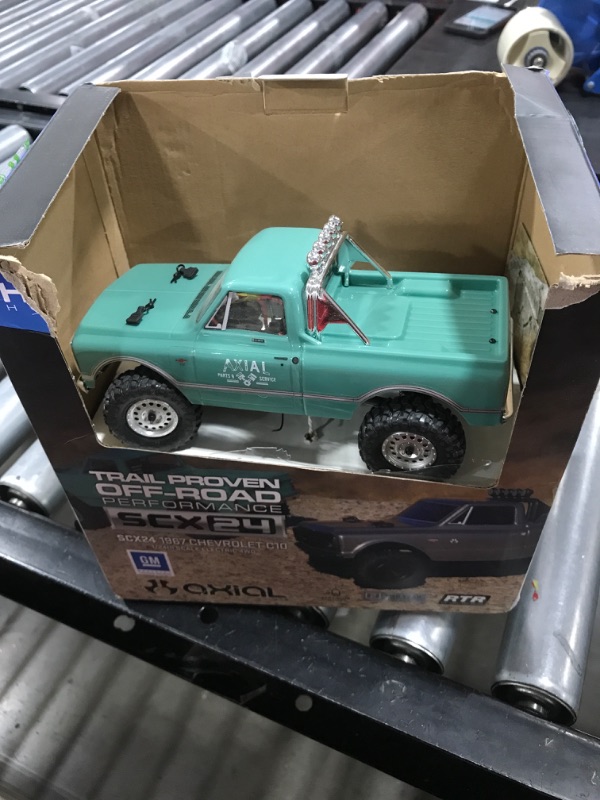 Photo 2 of Axial Racing 00001T1 SCX24 1967 Chevy C10 1/24 4WD-RTR Light Green
