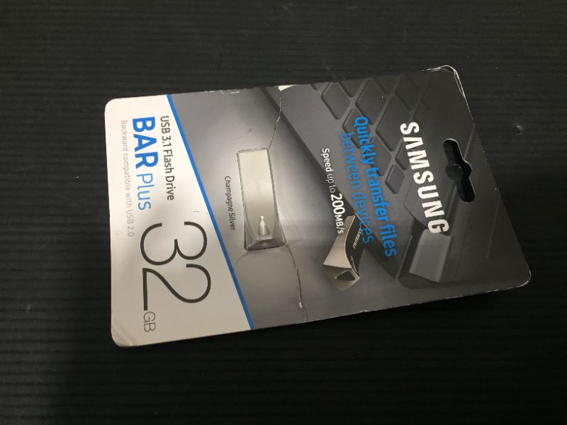 Photo 2 of Samsung 32GB USB 3.1 Gen 1 BAR Plus Flash Drive (Silver)