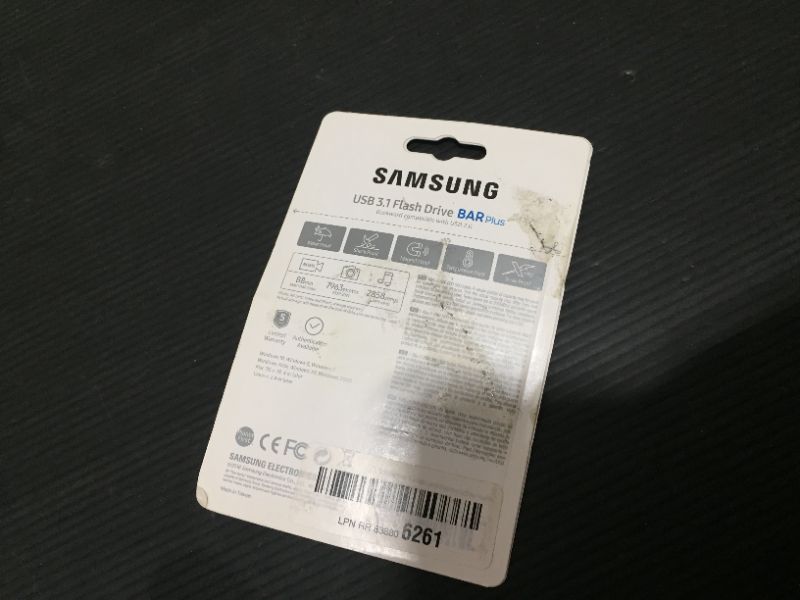 Photo 3 of Samsung 32GB USB 3.1 Gen 1 BAR Plus Flash Drive (Silver)