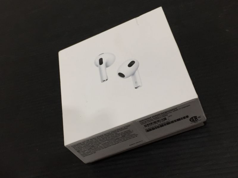 Photo 4 of Apple AirPods (3rd Generation)