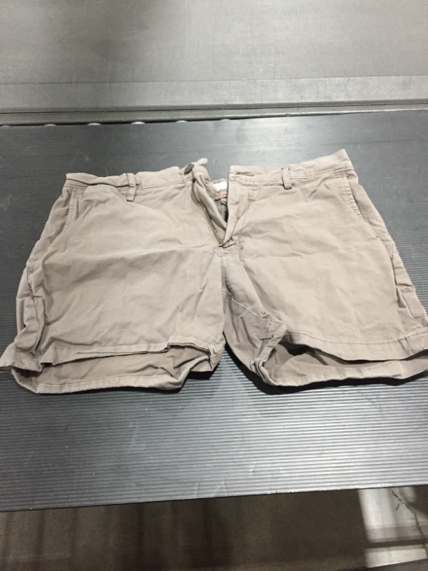Photo 2 of Amazon Brand - Goodthreads Men's Slim-Fit 5" Inseam Flat-Front Comfort Stretch Chino Shorts