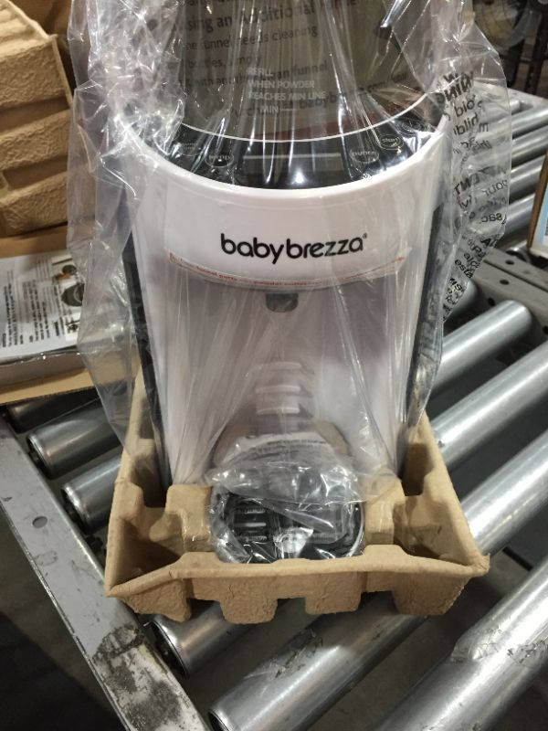 Photo 2 of Baby Brezza Formula Pro Advanced
