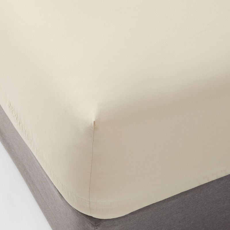 Photo 1 of 300 Thread Count Ultra Soft Fitted Sheet - Threshold™ King
