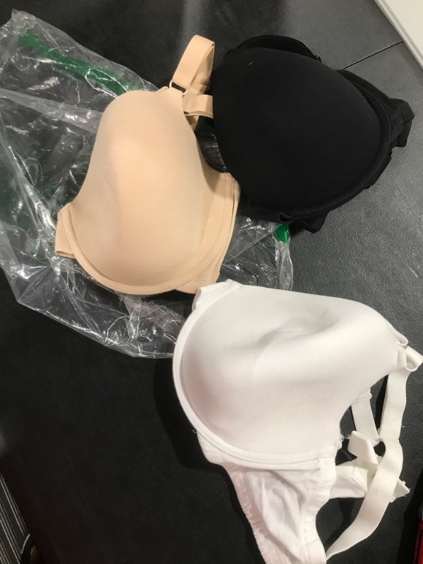 Photo 1 of 3 pack bras SZ 38 DD 