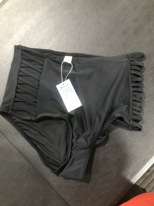 Photo 1 of Bikini Bottoms Size M