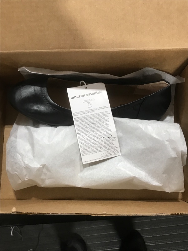 Photo 1 of Amazon Essentials Women's Shoes Size 10.5W