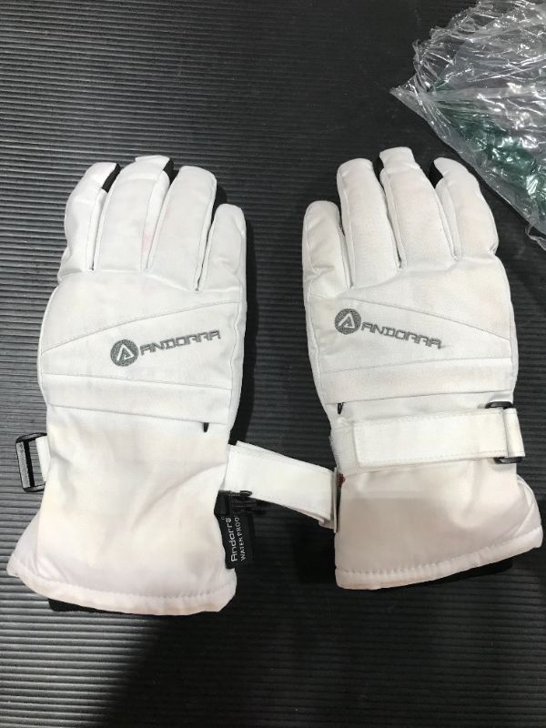 Photo 2 of ANDORRA Women's Waterproof Touchscreen Ski Gloves\


SZ-M