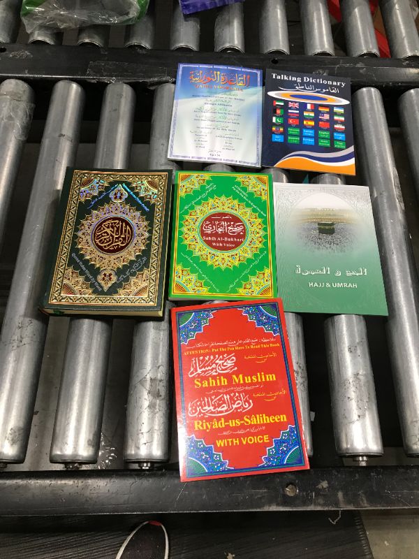 Photo 2 of Quran Pen Reader Tajweed Quran with English Translation Quran Word by Word 8gb with 6 Holy Quran Books for Kid and Arabic Muslims Learner Alu M9