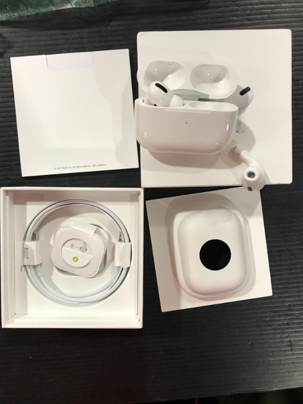 Photo 2 of Apple AirPods Pro