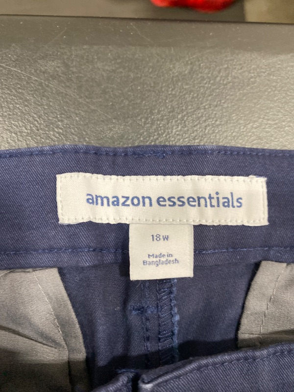 Photo 3 of Amazon Essentials Women's Plus Size 5 Inch Inseam Chino Short SIZE 18W