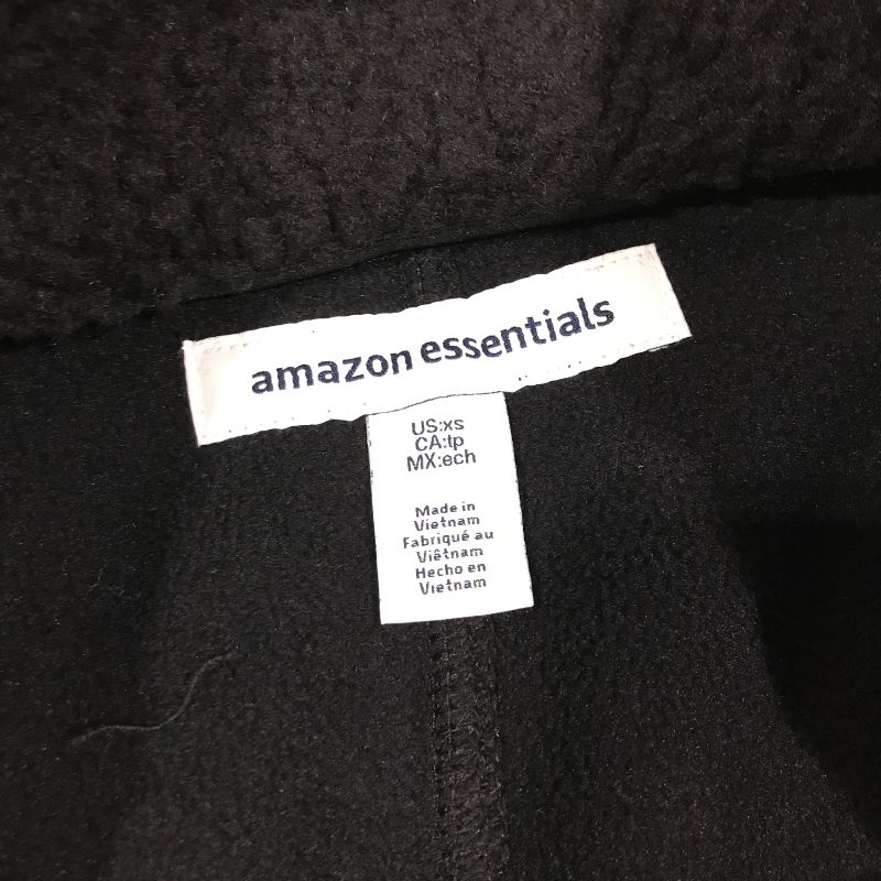 Photo 3 of Amazon Essentials Men's Sherpa Fleece Full-Zip Jacket
size small