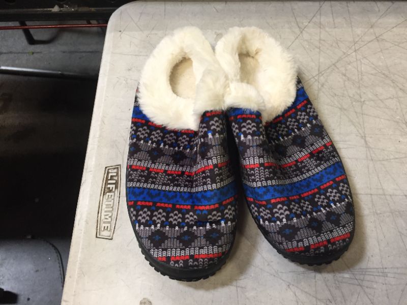 Photo 1 of men's generic slippers size 7.5