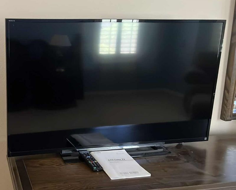 Photo 1 of 46” SONY BRAVIA LCD COLOR TV W REMOTE