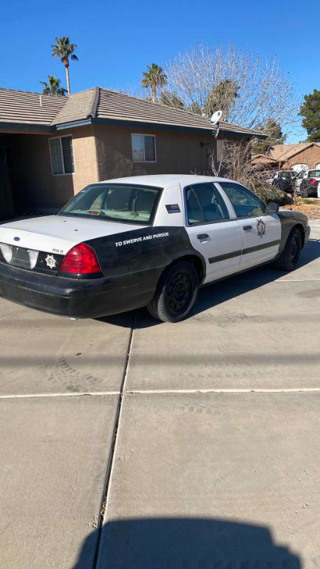 Photo 4 of 2011 FORD CROWN VICTORIA W NEW BATTERY-MILEAGE 85,246-RUNS (SOLD 'AS IS" NO REFUNDS OR RETURNS ON VEHICLES)