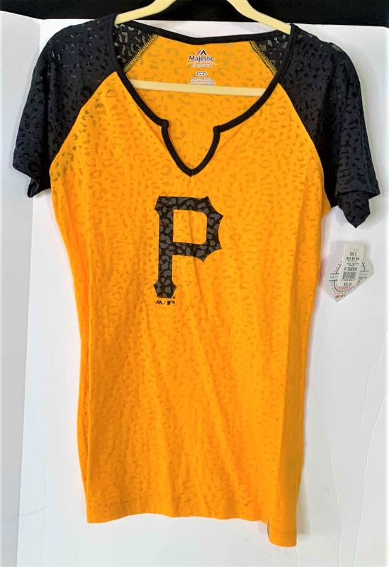 Photo 1 of WOMENS NEW W TAGS PITTSBURGH PIRATES TEE SIZE MED