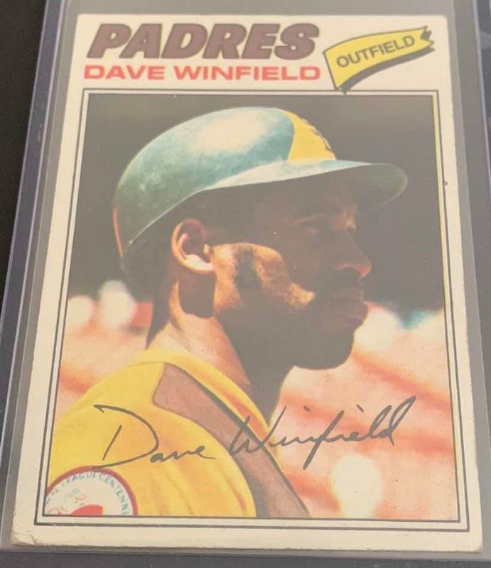 Photo 1 of 1977 TOPPS DAVE WINFIELD CARD 390