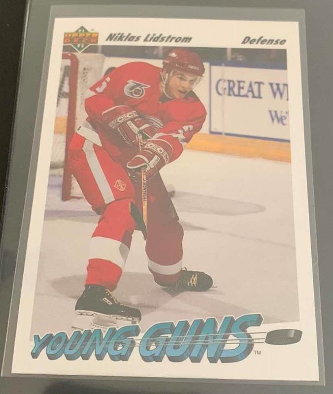 Photo 1 of 1992 UPPER DECK NIKLAS LIDSTROM ROOKIE RED WINGS CARD