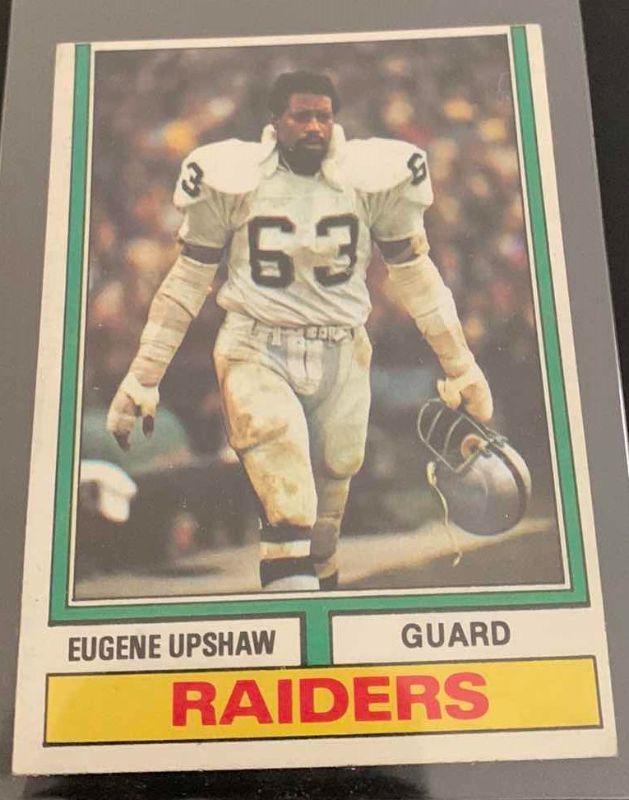 Photo 1 of 1974 TOPPS EUGENE UPSHAW RAIDERS CARD