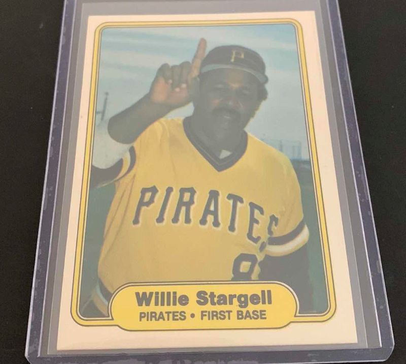 Photo 1 of 1982 FLEER WILLIE STARGELL PIRATES CARD