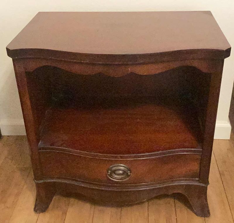 Photo 1 of ANTIQUE DREXEL MAHOGANY TRAVIS COURT NIGHTSTAND TABLE 24” X 16” H 24”