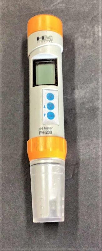 Photo 1 of HM DIGITAL WATERPROOF PH METER PH-200 $108