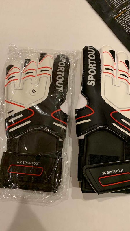 Photo 2 of SPORTOUT SOCCER GOAL KEEPER GLOVES SIZE 6