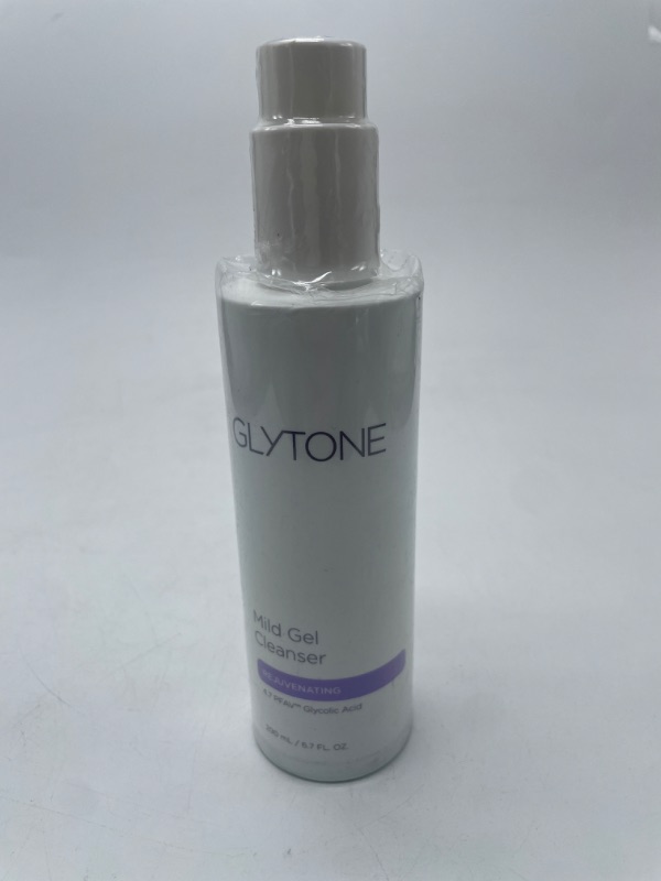 Photo 2 of Glytone Mild Gel Cleanser - Exfoliating Face Wash for Normal to Combination Skin - With 4.7% Pure Glycolic Acid - Vegan & Fragrance-Free 6.7 Fl Oz (Pack of 1)