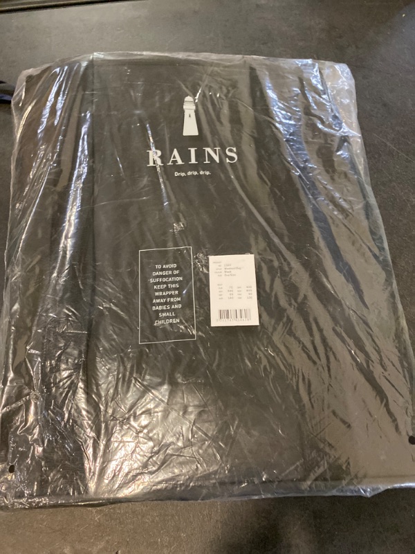 Photo 2 of RAINS Men's Weekend Bag, Black One Size Black/White