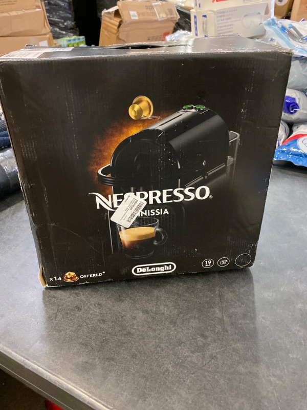 Photo 3 of Cafetière DeLonghi Nespresso Inissia, Noir
