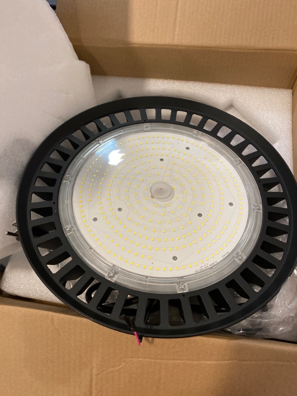 Photo 2 of 4 Set Super Bright UFO LED High Bay Light 150W 32000lm 5000K,  Brighter than normal LED, Alternative to 600W MH/HPS for Shop Garage Barn Warehouse Factory Gym, 100-277V, UL US Plug 5’ Cable, IP65
