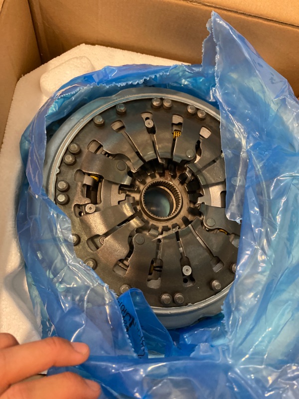 Photo 2 of gearbox clutch 