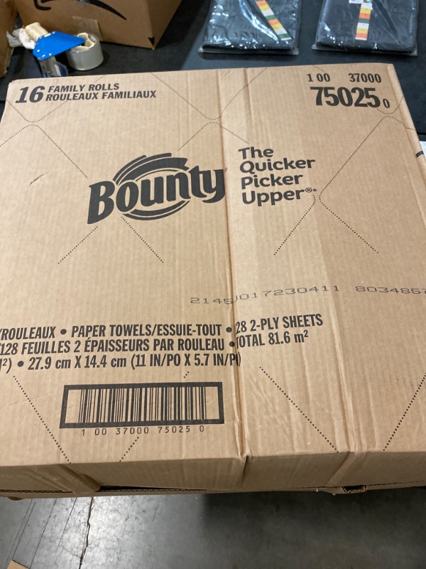 Photo 2 of Bounty Quick-Size Paper Towels, White, 16 Family Rolls