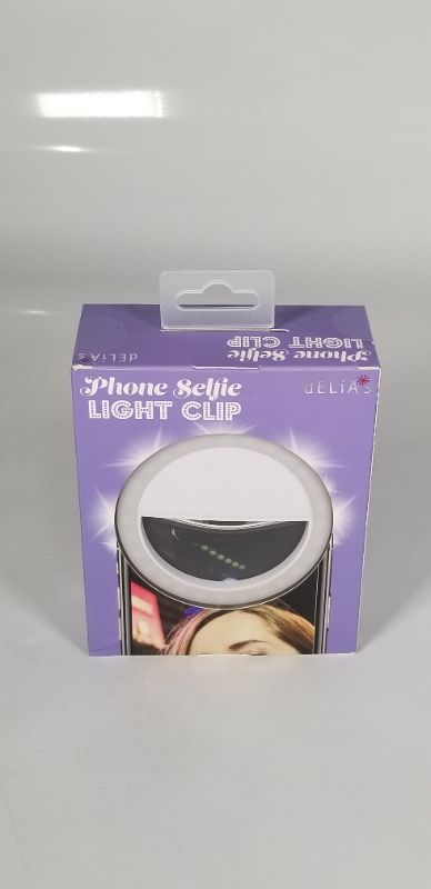 Photo 2 of Phone Selfie Light Clip with Three Different Light Modes, Battery Operated, Compatible with All Smartphones and Bright LED Lights NEW