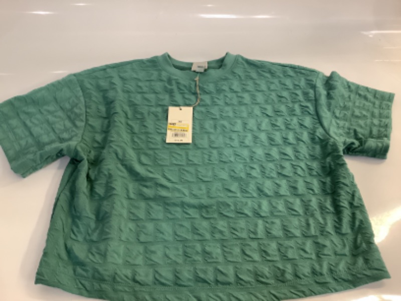 Photo 1 of green crop top short sleeve bubble effect from target XS