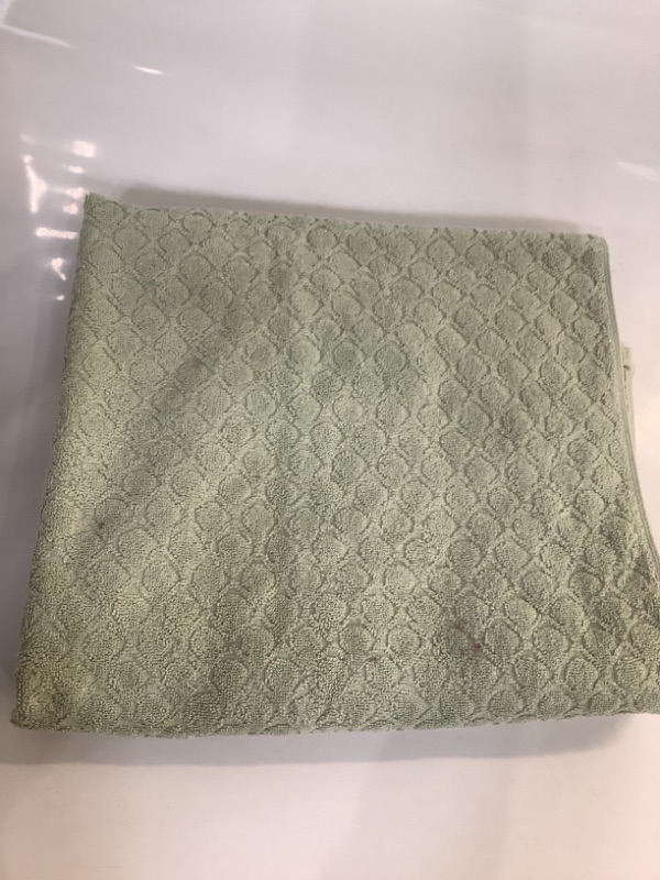 Photo 1 of threshold light green bath towel 30x54