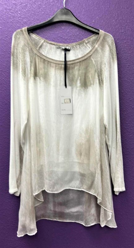 Photo 1 of NWT WOMEN'S SIZE LARGE BLOUSE -  tempo Paris  $89.95.