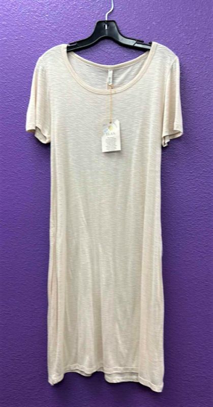 Photo 1 of NWT WOMEN'S SIZE LARGE TEE SHIRT DRESS $45.95