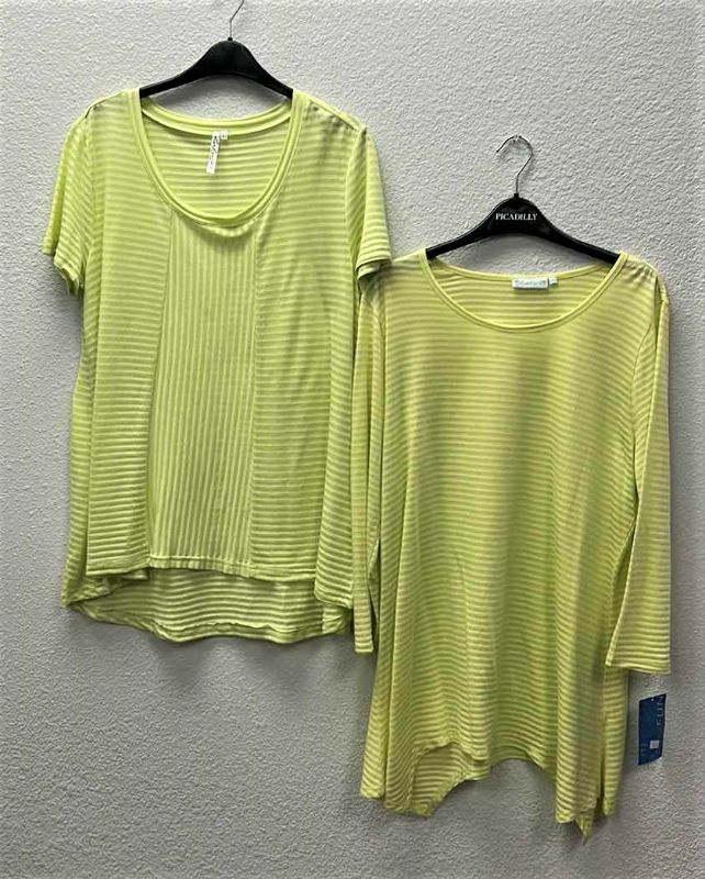 Photo 1 of 2 - NWT WOMEN'S SIZE LARGE BLOUSES