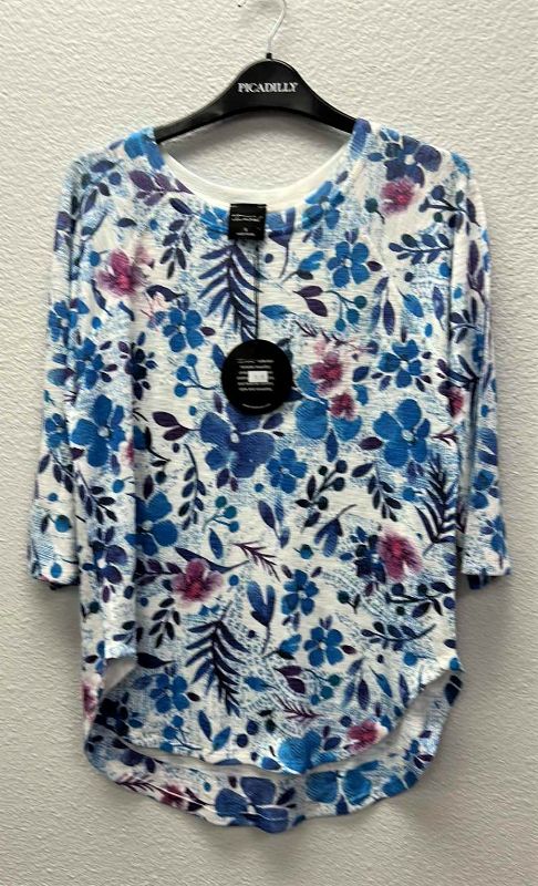 Photo 1 of NWT WOMEN'S SIZE SMALL - wearable art floral top $79.95