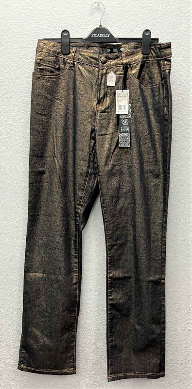 Photo 1 of NWT WOMEN'S SIZE 32/14 - TRU LUXE METALLIC STRAIGHT LEG JEANS