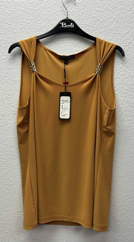 Photo 1 of NWT WOMEN'S SIZE MEDIUM -  Amber blouse $45.95