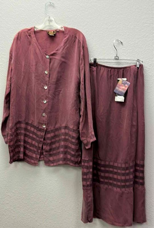 Photo 1 of NWT WOMEN'S SIZE MEDIUM - 100% BEMBERG FABRIC 2 PIECE SET