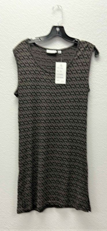 Photo 1 of NWT WOMEN'S SIZE MEDIUM - mocha black top $49.95