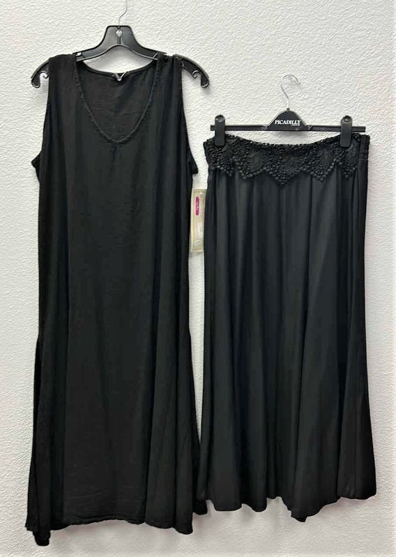 Photo 1 of 2  NWT WOMEN'S SIZE - one sundress one skirt, $59,95