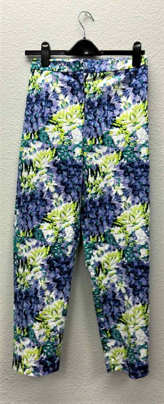 Photo 1 of NWT WOMEN'S SIZE16 FLORAL PANTS $39.95