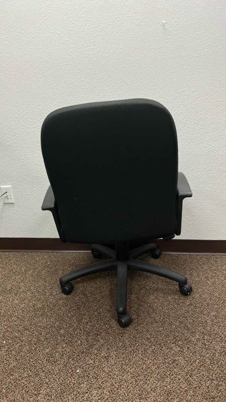 Photo 4 of BLACK EXECUTIVE CHAIR