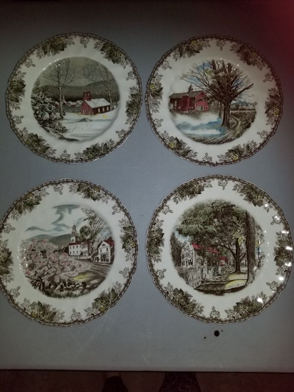 Photo 5 of VINTAGE 35 PC DINNERWARE SET - THE FRIENDLY VILLAGE CHRISTMAS SET BY JOHNSON BROTHERS
11 DINNER PLATES
4 SMALL PLATES
8 SOUP BOWLS
4 SMALL BOWLS
6 MUGS
1 VEG BOWL
1 LARGE SERVING BOWL