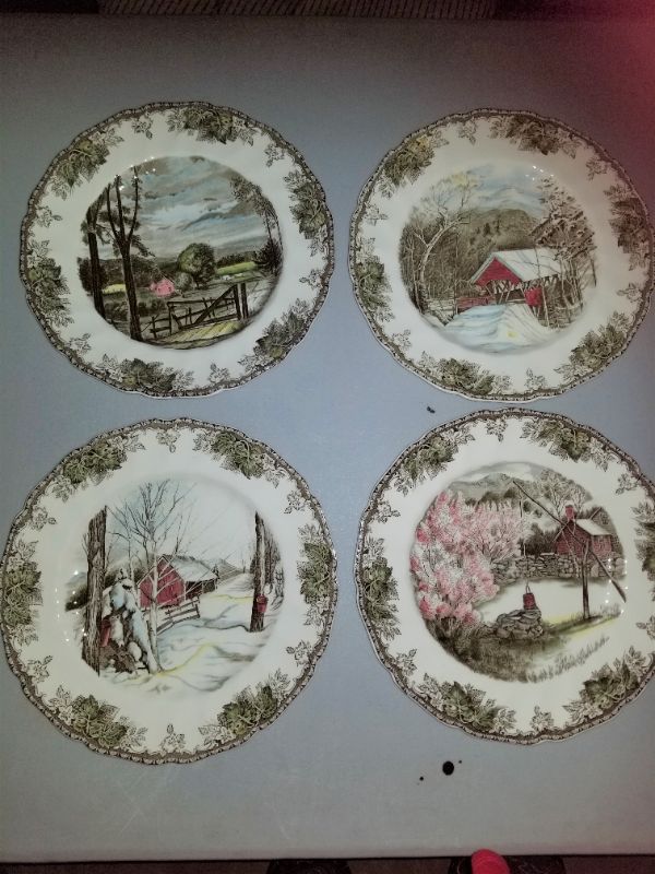 Photo 2 of VINTAGE 35 PC DINNERWARE SET - THE FRIENDLY VILLAGE CHRISTMAS SET BY JOHNSON BROTHERS
11 DINNER PLATES
4 SMALL PLATES
8 SOUP BOWLS
4 SMALL BOWLS
6 MUGS
1 VEG BOWL
1 LARGE SERVING BOWL